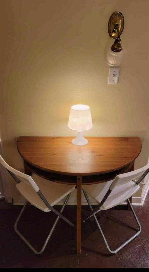 Cozy Downtown Private Rooms Near Ago 토론토 외부 사진
